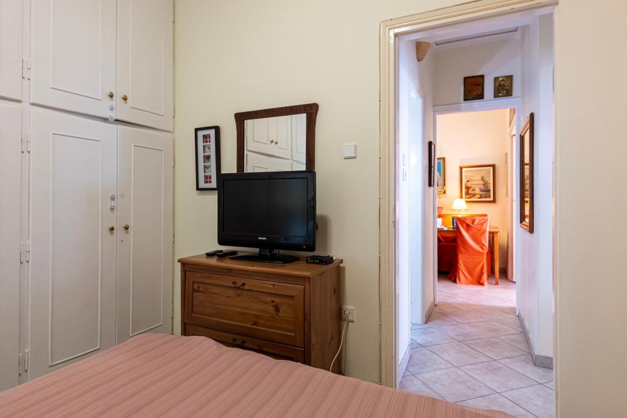 Sea View Apartment 100M From The Beach Saronida Buitenkant foto