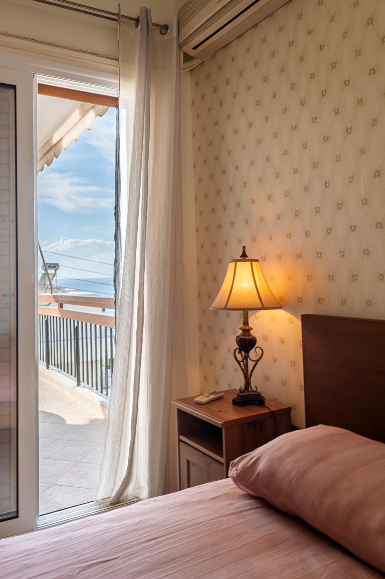 Sea View Apartment 100M From The Beach Saronida Buitenkant foto